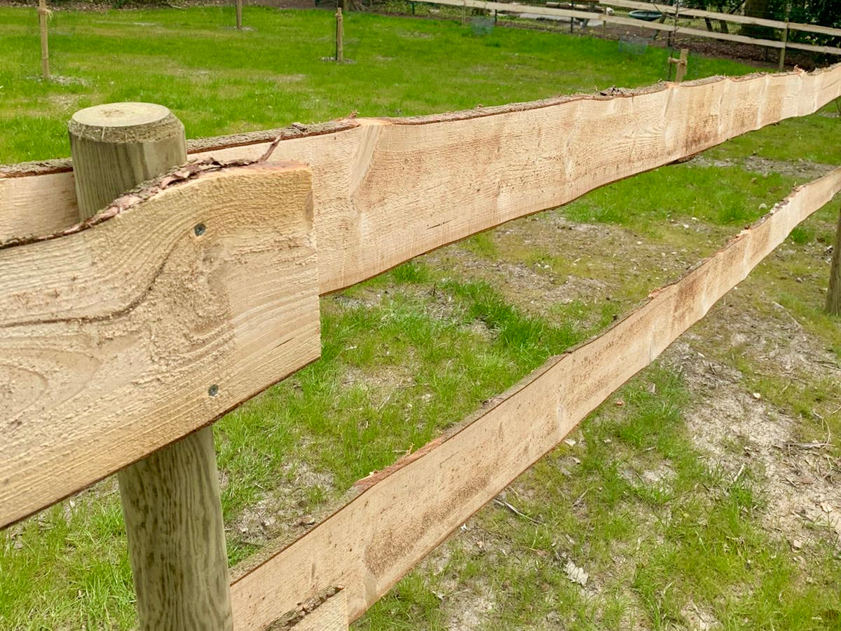 Wie breit sind Zaunlatten?