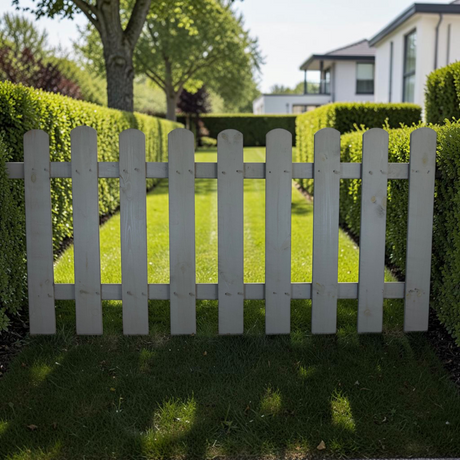 Gartenholz.org Versezaun garden fence element with grey glazed wooden slats and rounded tops on a white background.