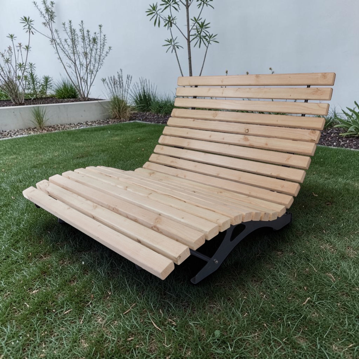 Gartenholz.org natural Douglas fir wood lounger with curved design and fixed base, perfect for outdoor relaxation.